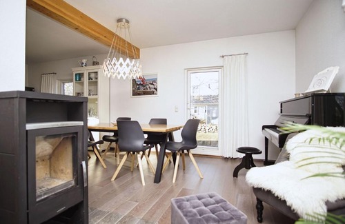 Wiek Casa | komfortables Haus mit Kamin, Sauna, Garten, Terrasse - Ferienhaus Sternschnuppe