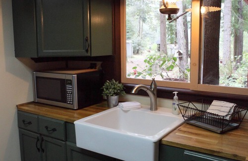 Fort Bragg Cabina | Kona Cabina en las secoyas