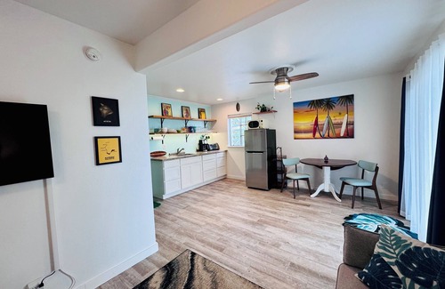 Kona Palisades Apartamento | Kona Garden Studio Ohana: private sunset lanai & seasonal fruit from the garden!