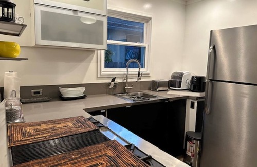 Venice Casa | Kong Guest H-5 mins walk to Venice Canal and Beach, Abbot Kinney's famous street