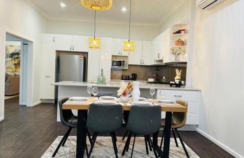 Dubbo Casa | Kookaburra Door