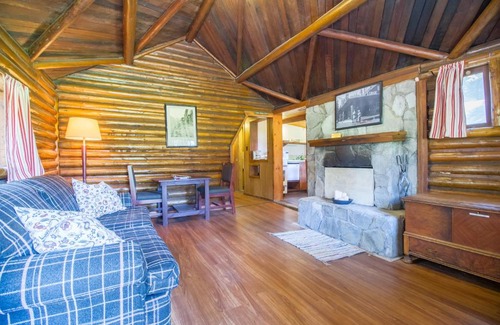 East Kootenay Cabina | Kootenay Park Lodge