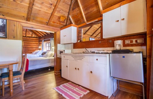 East Kootenay Cabina | Kootenay Park Lodge