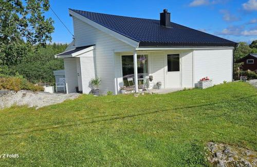 Austrheim Casa | Koselig hytte på Austrheim