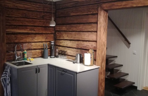 Modum Casa | Koselig Verneverdig hus fra 1803 i de Norske Skogene, Kjæledyr Etter Avtale