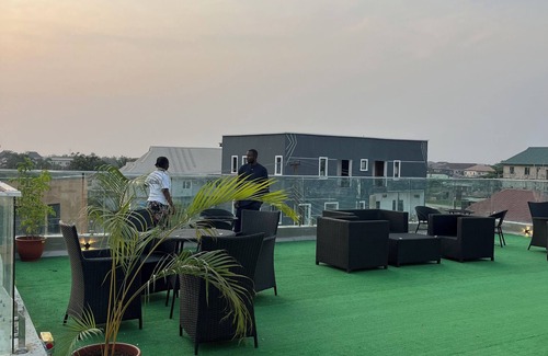 Ofin Apartamento | KOZY APARTMENT & LOUNGE