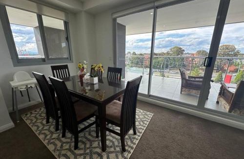 Blacktown Apartamento | KozyGuru | Blacktown | 3 Bedroom APT
