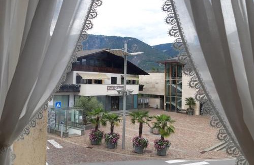 Nalles Apartamento | Kreuzwegerhof Nals Ferienwohnungen im Historischen Gutshof mit Natur-Pool-Oase bei Meran und Bozen