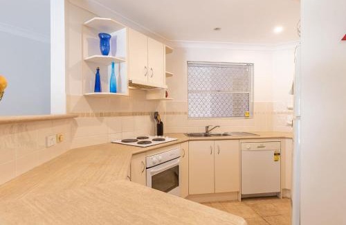 Nelson Bay Casa | Kristie Court 2, 7 Weatherly Cl close to the beach with WiFi