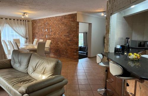 Greater Johannesburg Metropolitan Area Casa | Krugersdorp home