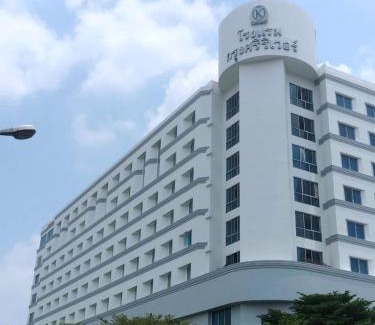 Samphao Lom Hotel | Krungsri River Hotel