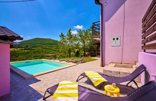 Klake Chalet De Esquí | Kuća za odmor s bazenom TeriHy