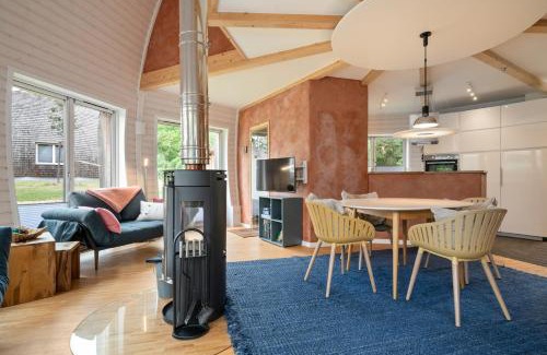 Muritz Casa | Kugelhaus Eos - Sonnengeküsstes Ferienhaus in organischer Bauweise am Seeufer