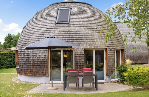 Muritz Casa | Kugelhaus Nordlichter - healthy living with clay & seagrass, eat-in kitchen, 2 bathrooms, Terra