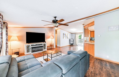 Kuttawa Casa | Kuttawa Vacation Rental w/ Smart TV, Near Marinas!