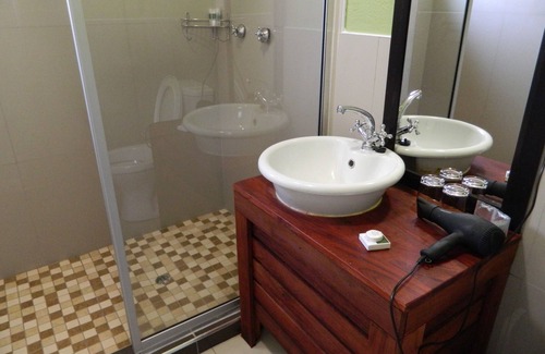 Kasane Cabina | Kwalape Safari Lodge