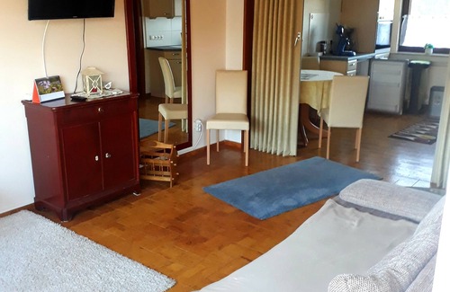 Orth Condominio | Ländliche Ferienwohnung mit Terasse und Eigenem Eingang