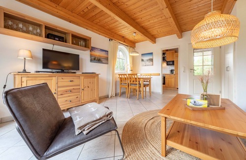 Tannenhausen Casa | Lüttje Huck - Ferienwohnung 3 mit Seeblick & Sauna