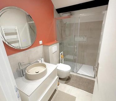Lons-le-Saunier Apartamento | L'échapée verte Grand T3 avec climatisation