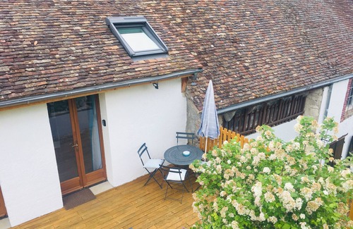 Paron Apartamento | L'ANNEXE: 20 m2 studio with terrace and greenery! 5mn from Sens