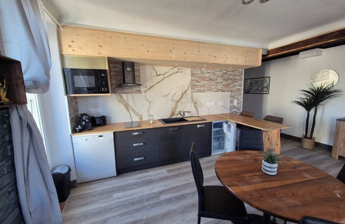 Laragne-Monteglin Apartamento | L'Appart - 1 bedroom - Shower/Hammam - Pellet stove. Ideally located