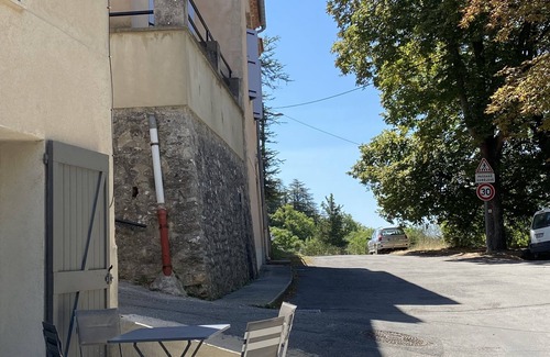 Forcalquier Apartamento | L'APPART MI VILLE MI CAMPAGNE