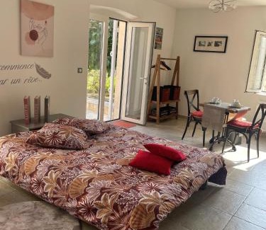 Paradou Cama Y Desayuno | L'appart Thé - Charme apaisant au coeur des Alpilles