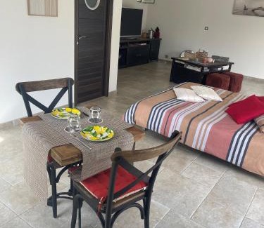 Paradou Cama Y Desayuno | L'appart Thé - Charme apaisant au coeur des Alpilles