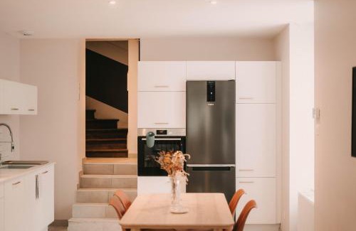 Besancon Apartamento | L'Atelier de l'Horloger 2 ch 6 pers Cour privée & Parking