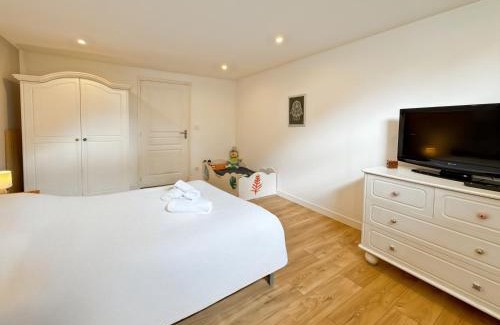 Liffre Apartamento | L'Azur - Piscine Privée & Chauffée - Parking Privé