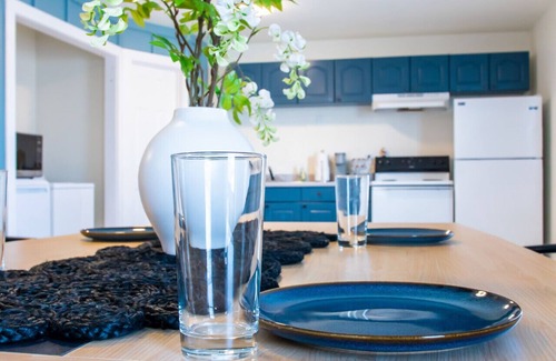 Lawrence Apartamento | [L] Blue Hues KU/Mass Loft