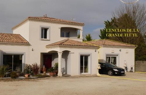Douzat Casa | L'Enclos de La Grande Flûte