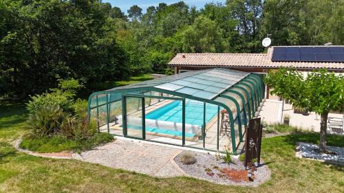 Pompejac Apartamento | L'Escale Sud Gironde - Séjour romantique avec jacuzzi privatif et petit-déjeuner - Piscine - Options massage, traiteur et brunch
