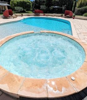 Carpentras Villa | L'Escargolette - Incroyable maison de vacances 4 étoiles