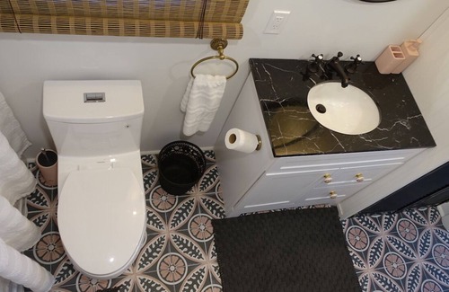 Lac-des-Plages Chalet De Esquí | L. Flamingo Riverfront Treehouse + Chalet Combo Propiedad