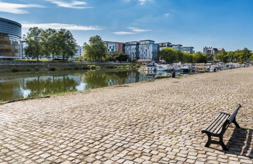 Vieux Malakoff Apartamento | L'Idylle : T2 de standing avec parking - Gare/Cité des Congrès/Lieu Unique