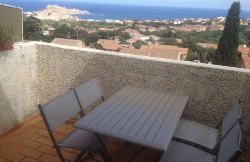 Monticello Apartamento | L'Ile-Rousse, hermoso apartamento para 4 personas, estacionamiento privado, con impresionantes vistas al mar.