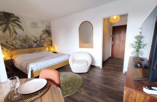 Greoux-les-Bains Apartamento | L'oasis du château ! "climatisé"
