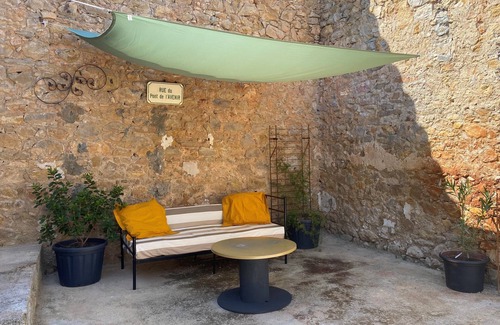 Ferrals-les-Corbieres Casa | L'attribution, Casa de pueblo con patio