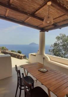 Alicudi Casa | L'Olivuzza