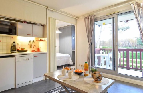 Tourgeville Apartamento | L'Orée de Deauville by Interhome