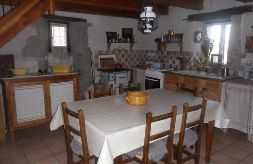 Golinhac Cabaña | país bonita casa de campo en la aldea de Firminhac en Golinhac