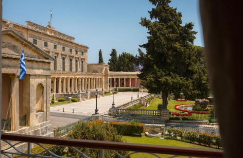 Old Town Apartamento | L Square, Luxurious Landmark apartment