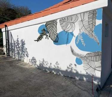 Ramales de la Victoria Apartamento | La Antigua Cuadra es un alojamiento de piedra y altos techos de madera con mucho encanto, jardín privado con barbacoa y acceso al río Asón
