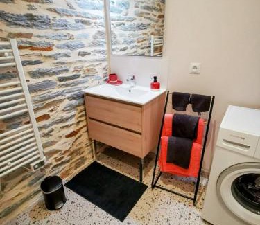 La Gacilly Apartamento | La Basque - un balcon au coeur de La Gacilly