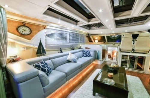 Harbour Island Alquiler De Eote | La Bella Vita 78' Yacht