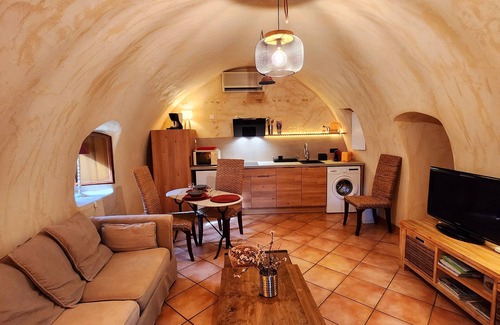 Monticello Casa | La Bergerie, ideal for couples, welcomes you in its authentic decor.