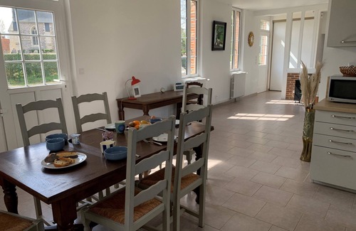 Hautot-sur-Mer Casa | La Buissonnière (sleeps 8) Bathroom, separate WC Fully-equipped kitchen, garden