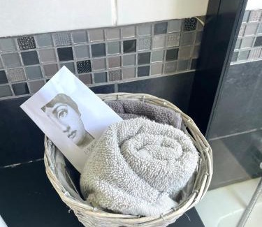 Saint-Sebastien-sur-Loire Apartamento | La Butte Enchantée - Wifi Fibre TV - Baignoire - Cosy