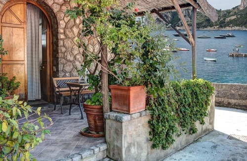 Marina del Cantone Apartamento | La Cabane Bleau